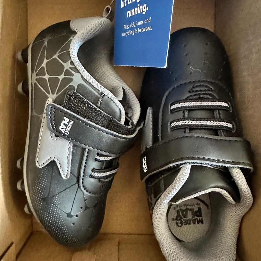 Stride Rite Made 2 Play Ziggy Black Cleat Kids
